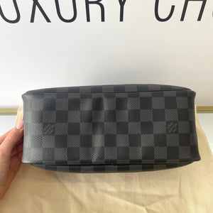 Trousse Toilette Damier Graphite Louis Vuitton