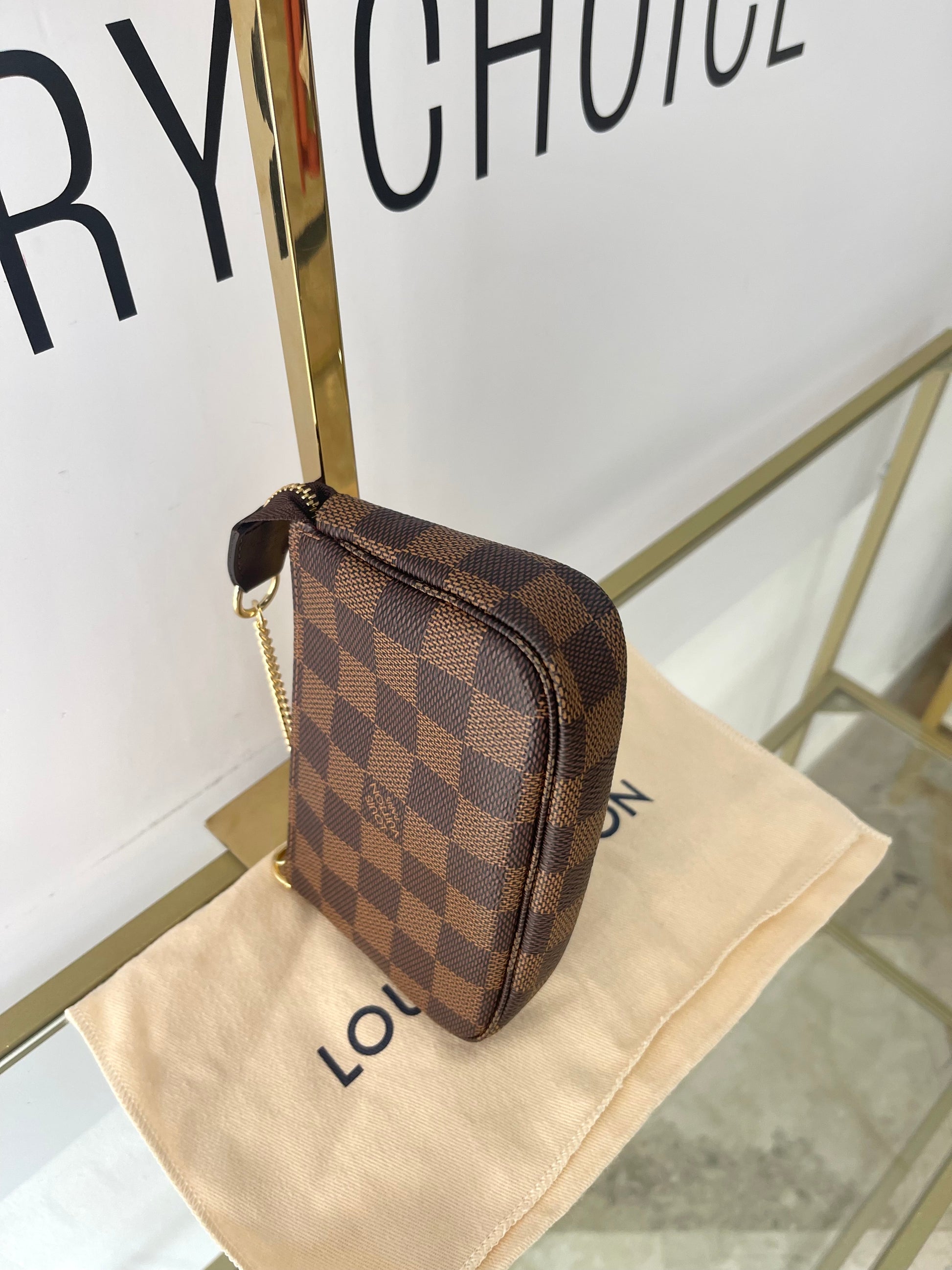 Borsa Mini Pochette Accessoires Damier Ebène Louis Vuitton