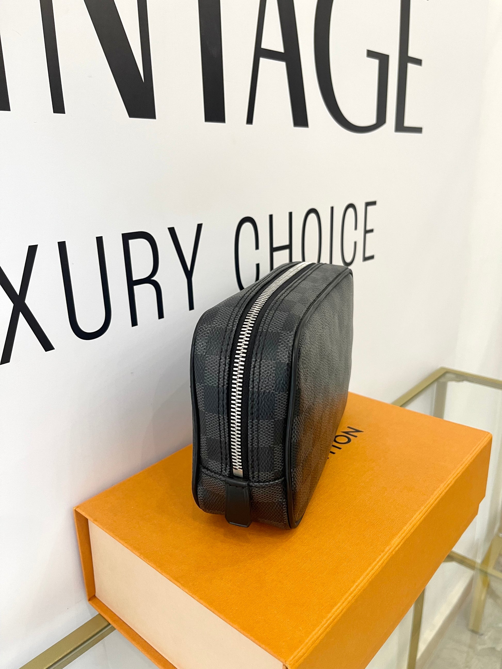 Trousse Toilette PM Damien Graphite Louis Vuitton