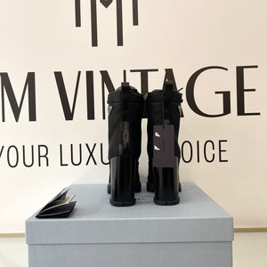 Stivaletti in Re-Nylon e pelle Prada