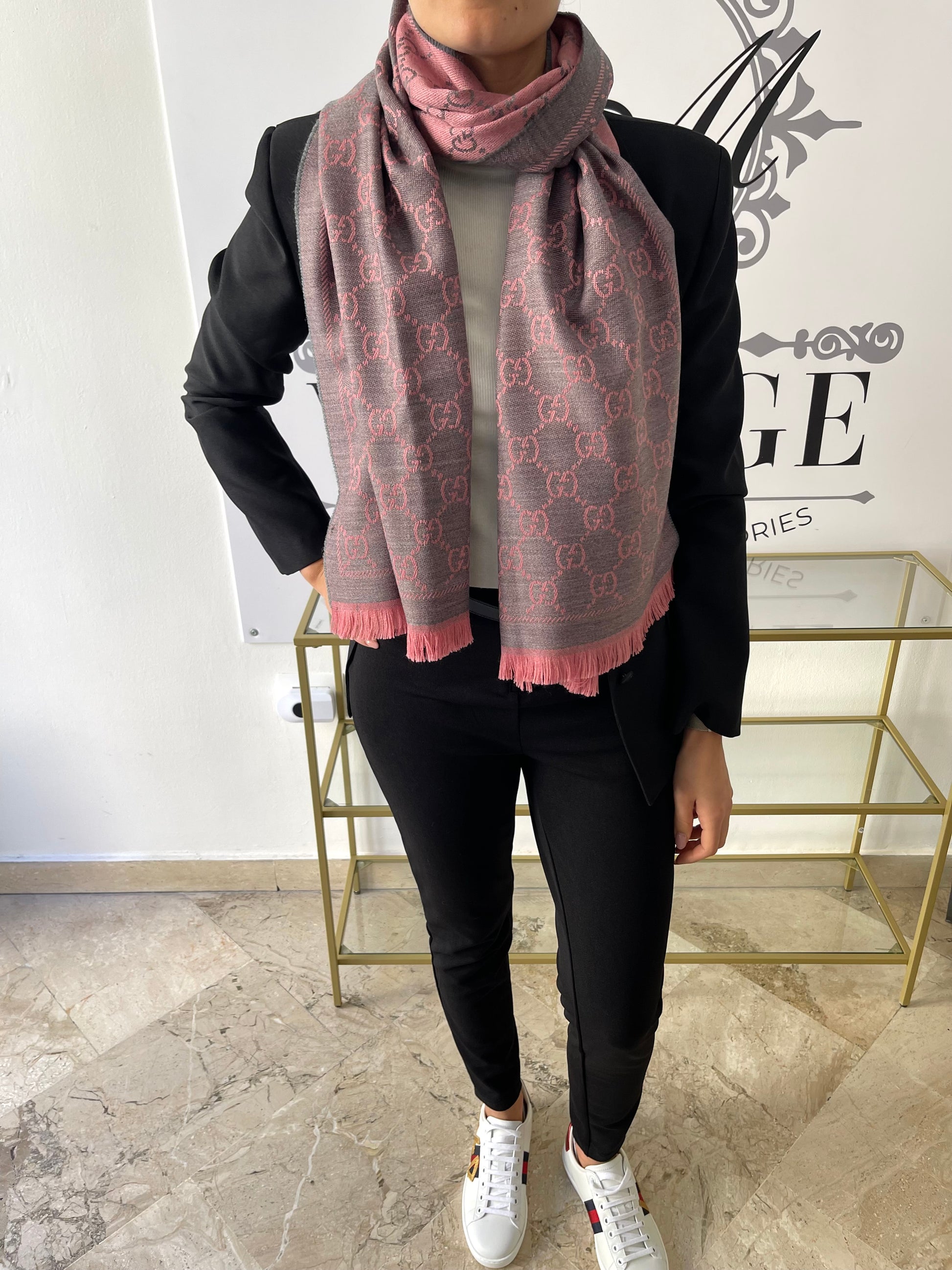 Sciarpa con motivo GG Jacquard rosa Gucci