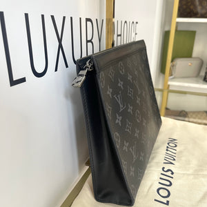 Pochette Voyage MM Monogram Eclipse Louis Vuitton