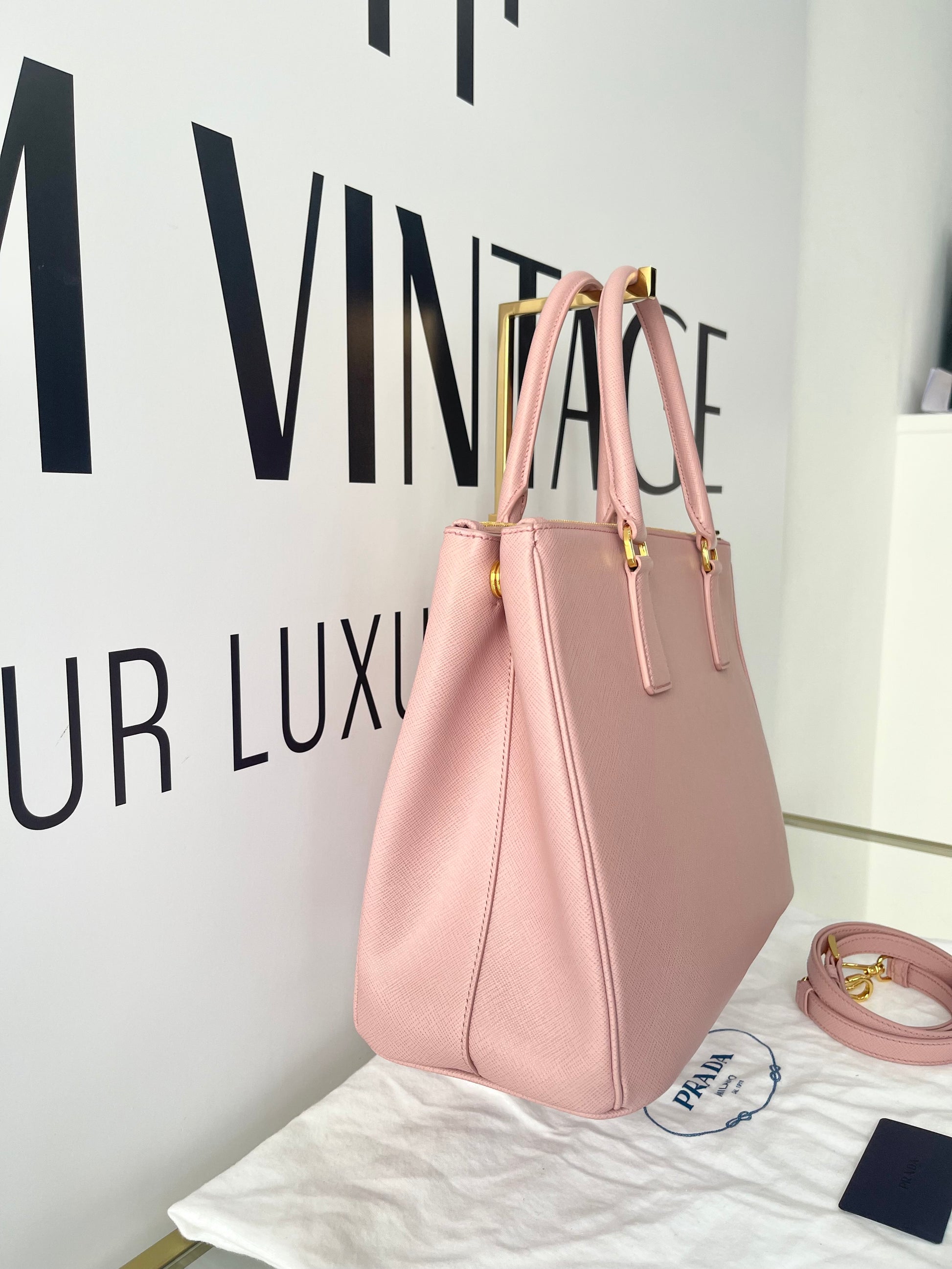 Borsa Galleria Large in Saffiano Prada