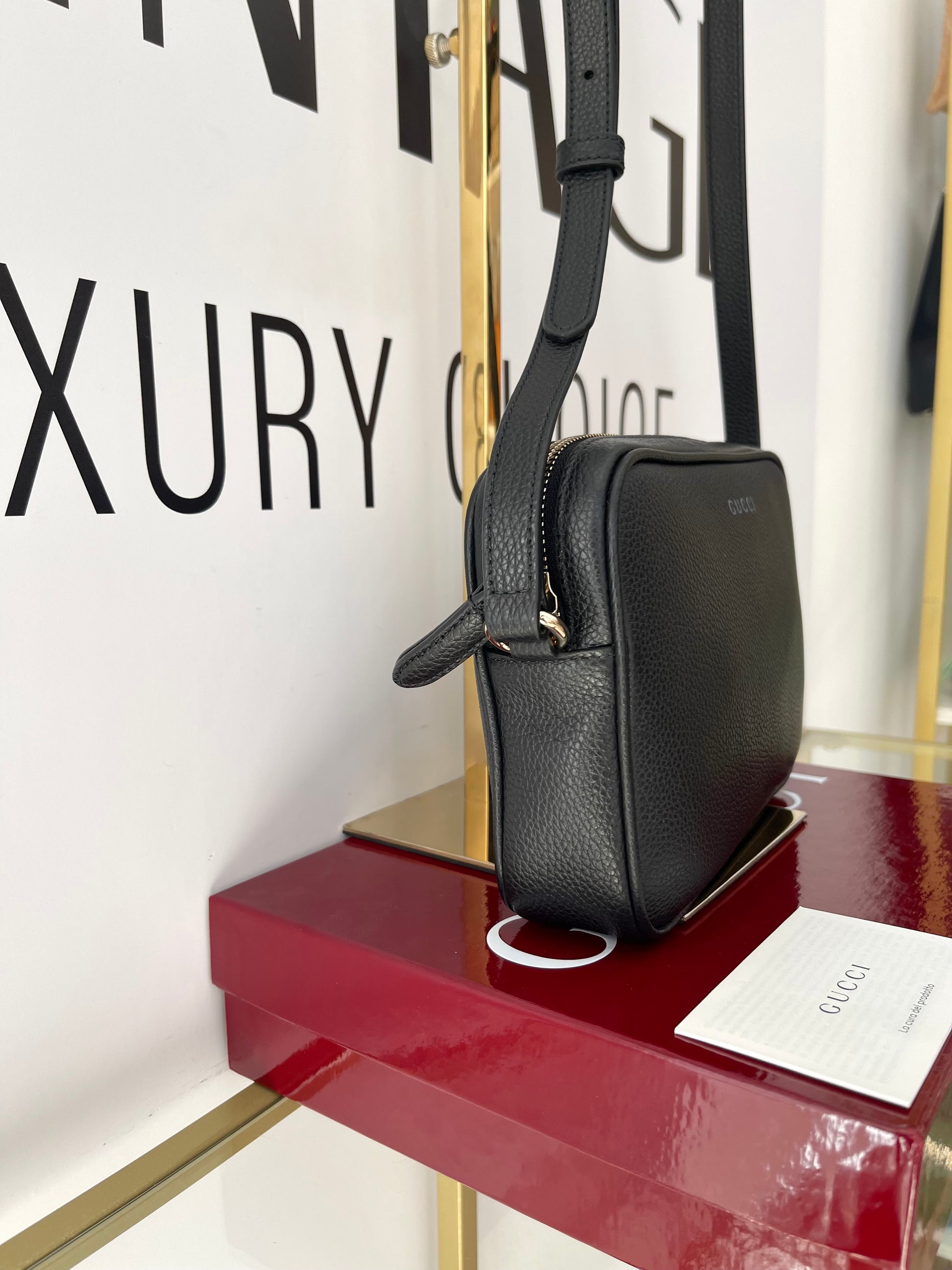 Borsa in pelle martellata Gucci