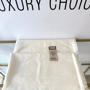 Scialle in lana e seta Jacquard con motivo GG bianco Gucci