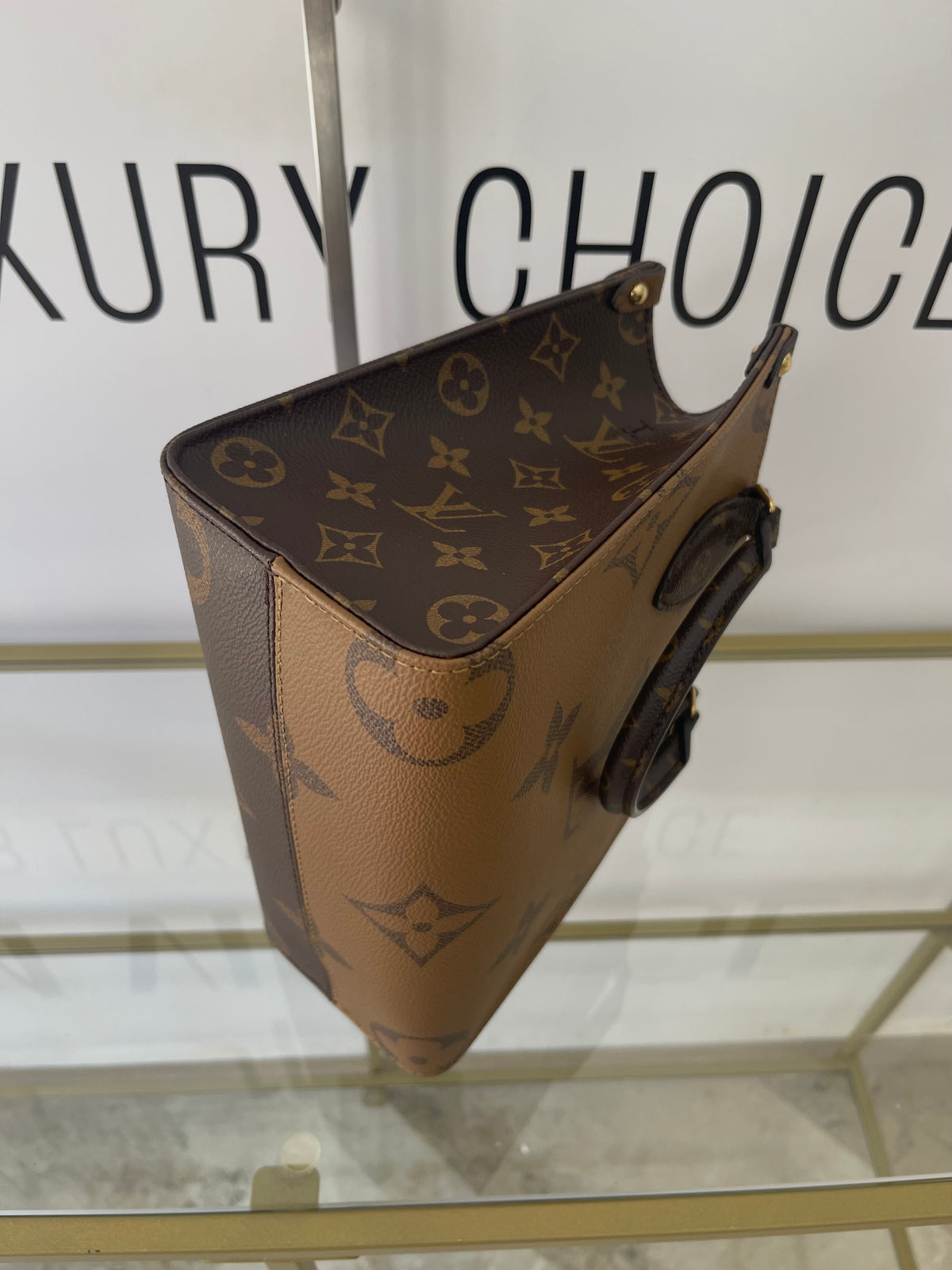 Borsa OnTheGo PM Monogram Reverse Giant Louis Vuitton