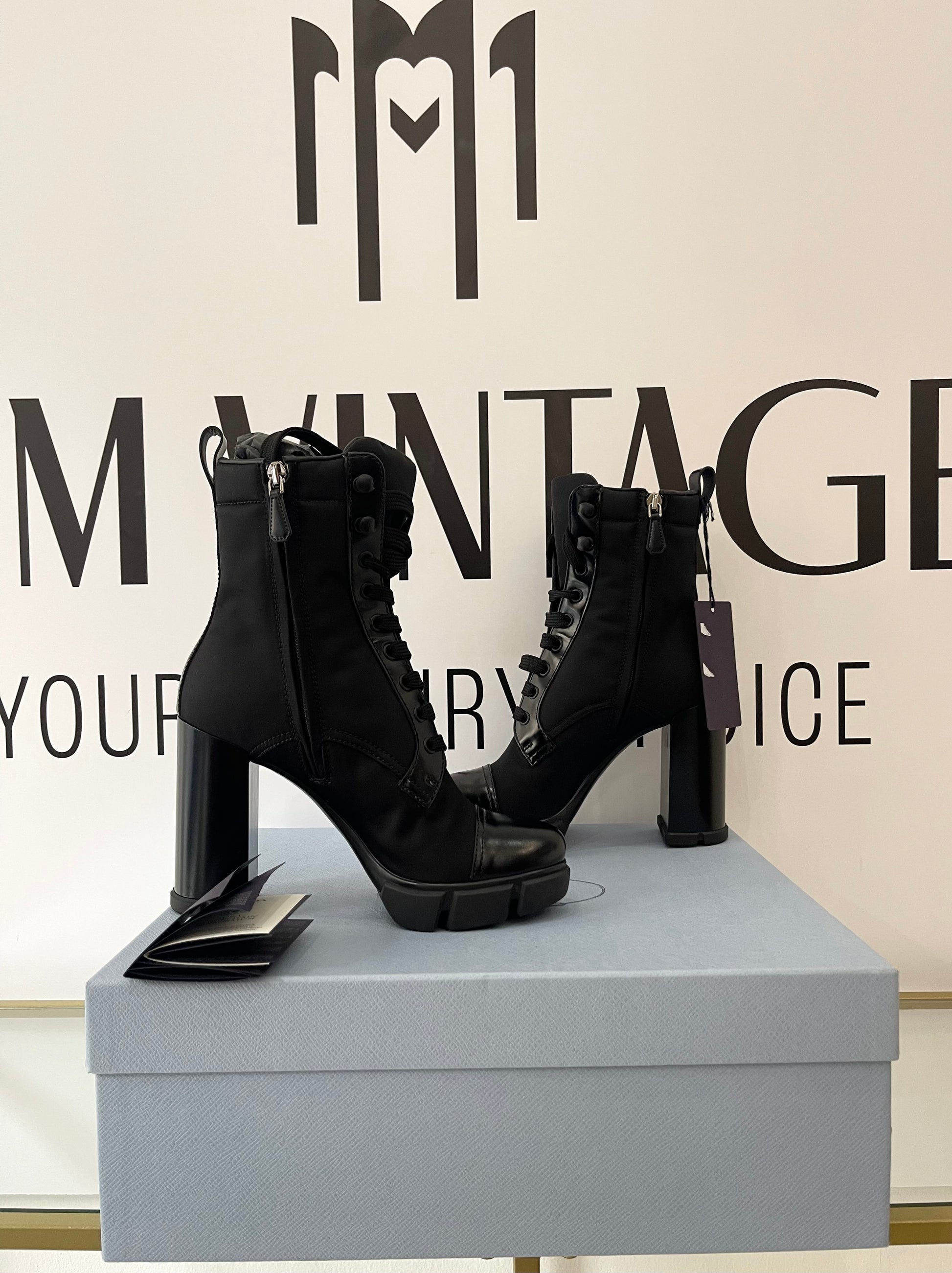 Stivaletti in Re-Nylon e pelle Prada