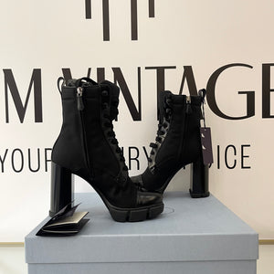 Stivaletti in Re-Nylon e pelle Prada