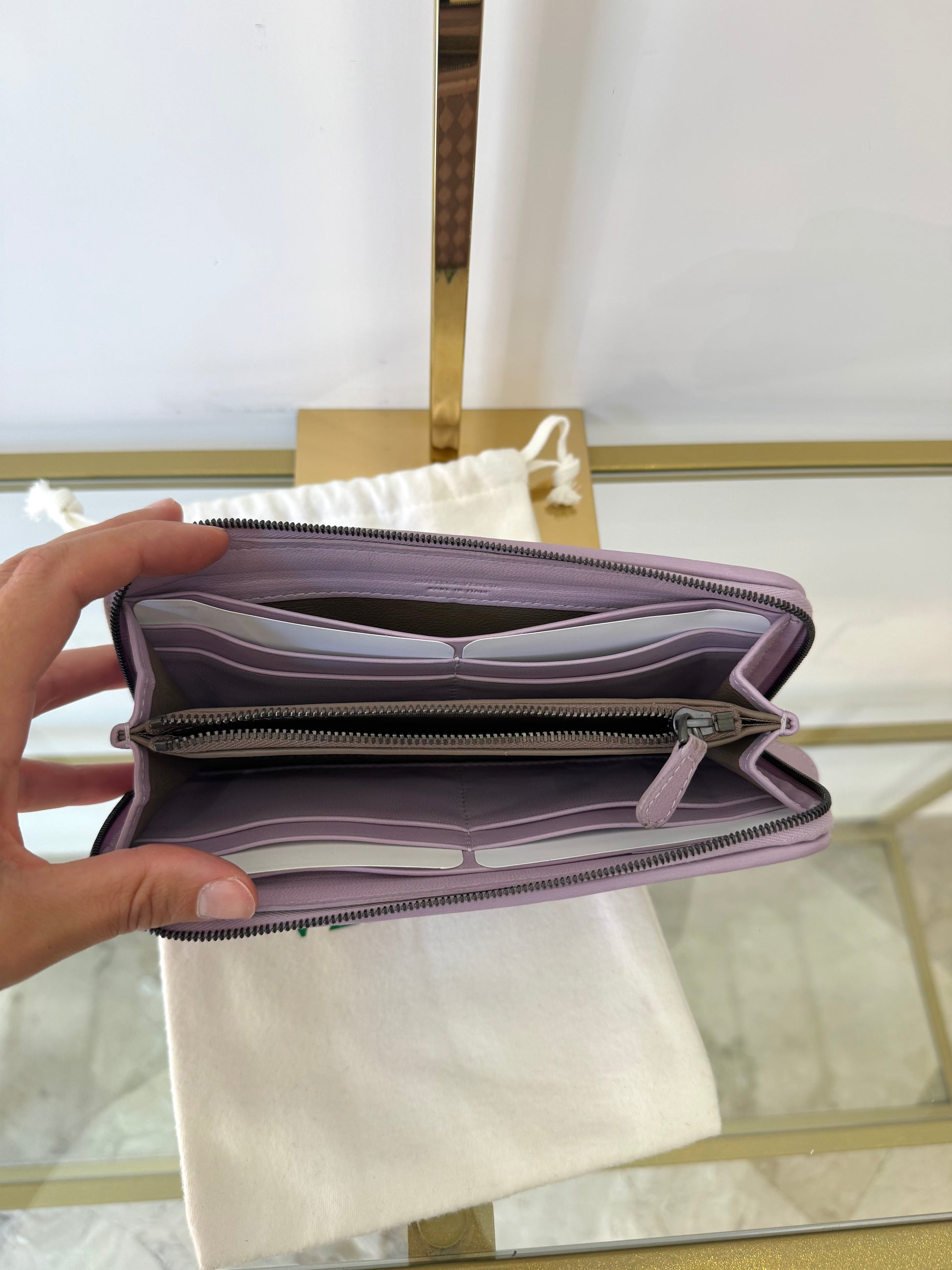 Portafoglio con zip viola Bottega Veneta