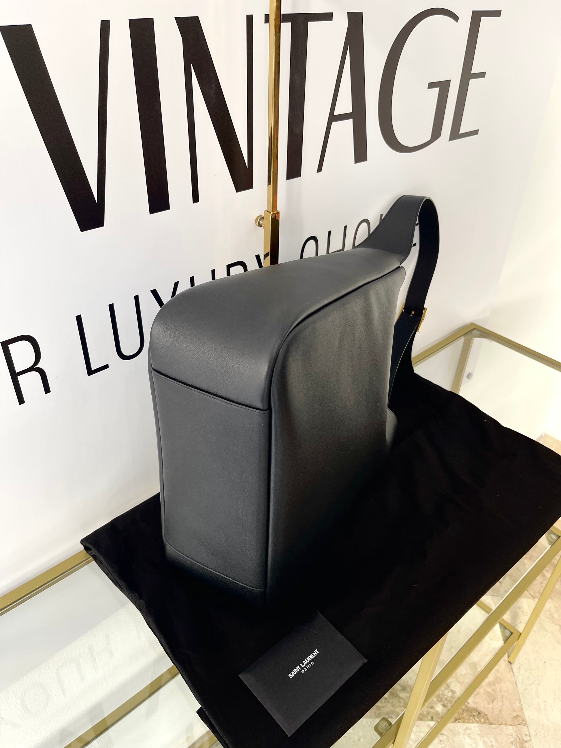 Le 5 à 7 large morbida in pelle martellata Saint Laurent