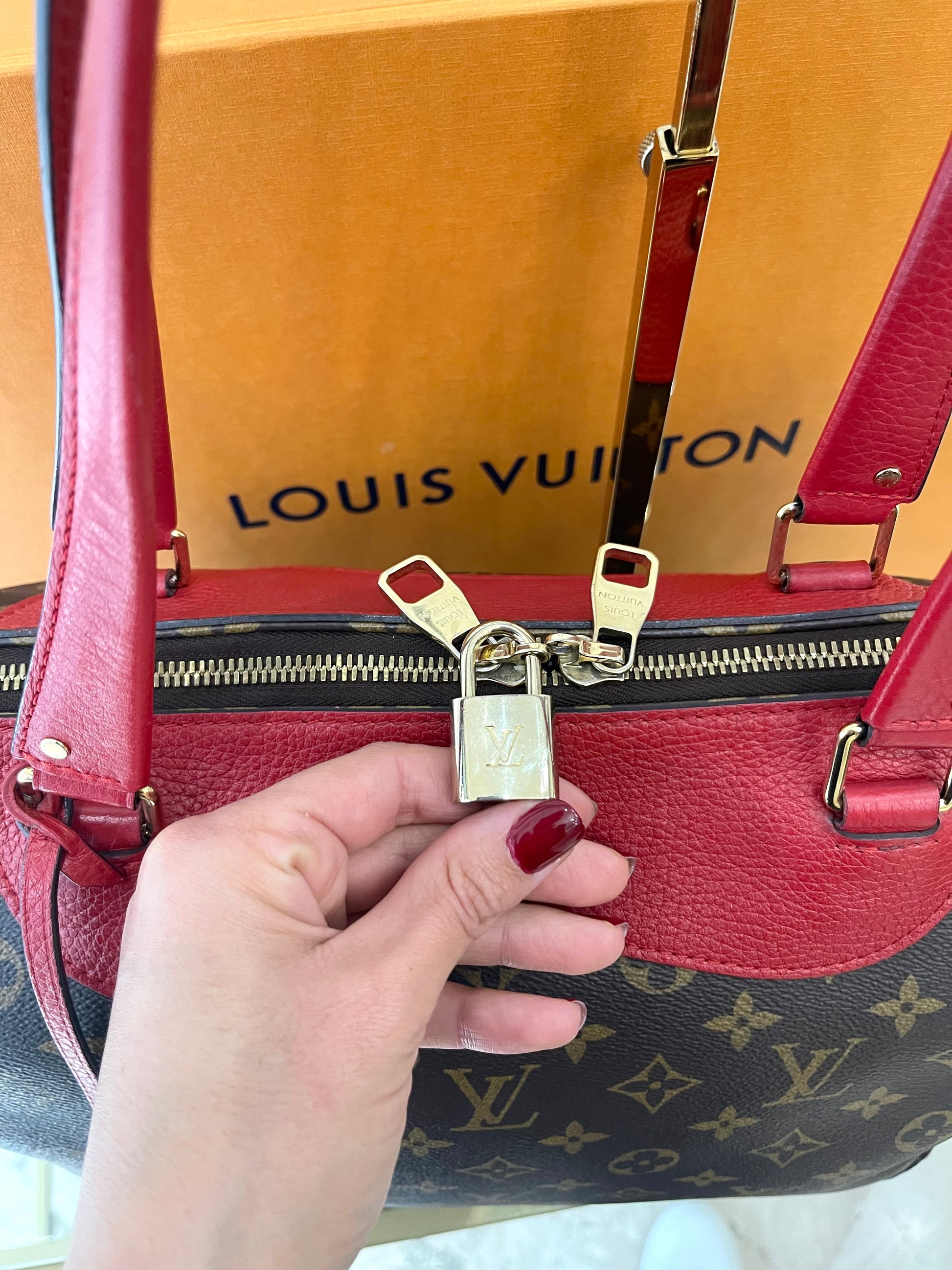 Borsa Estrela Monogram Louis Vuitton