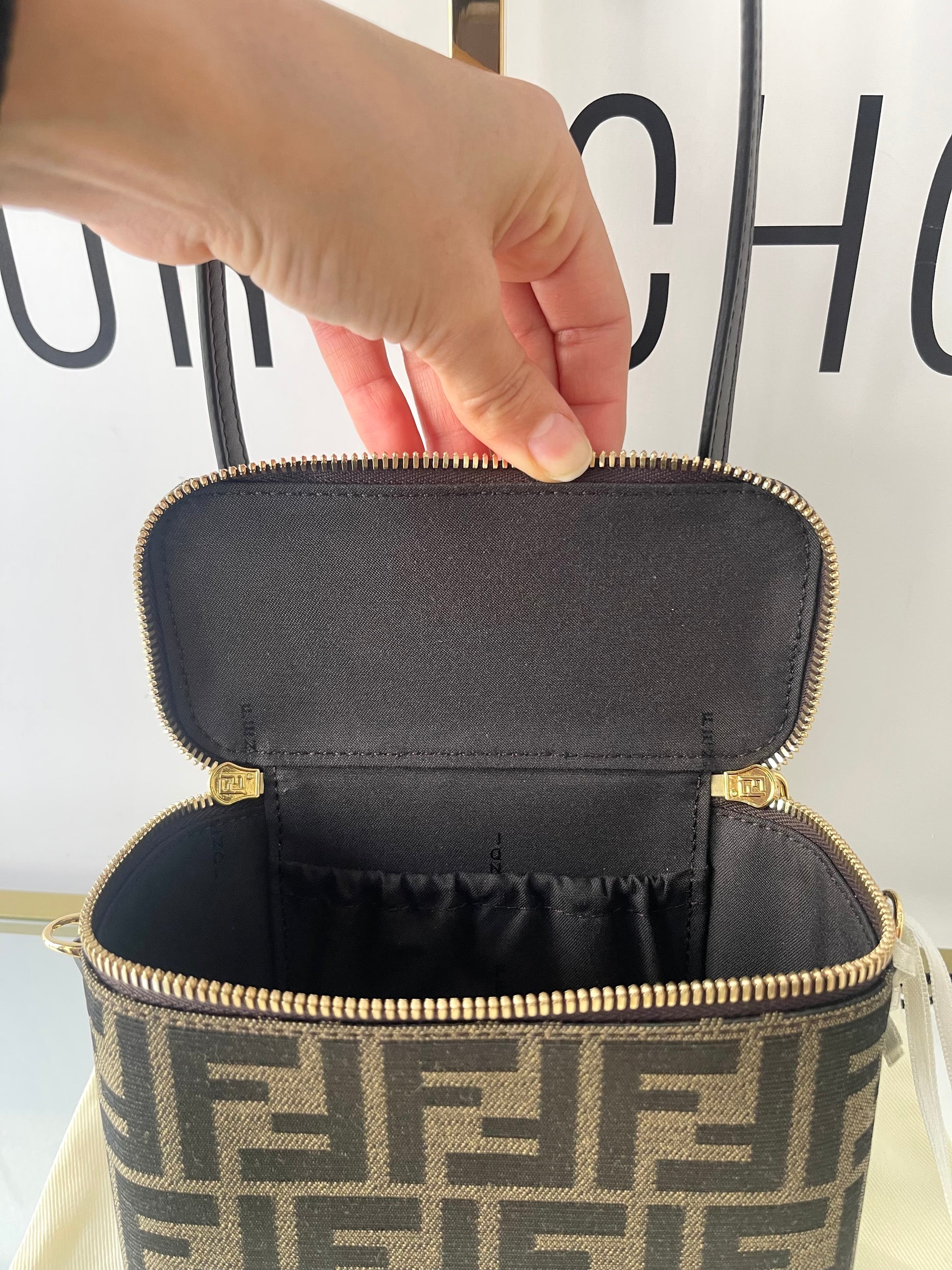 Borsa Vanity Fendi