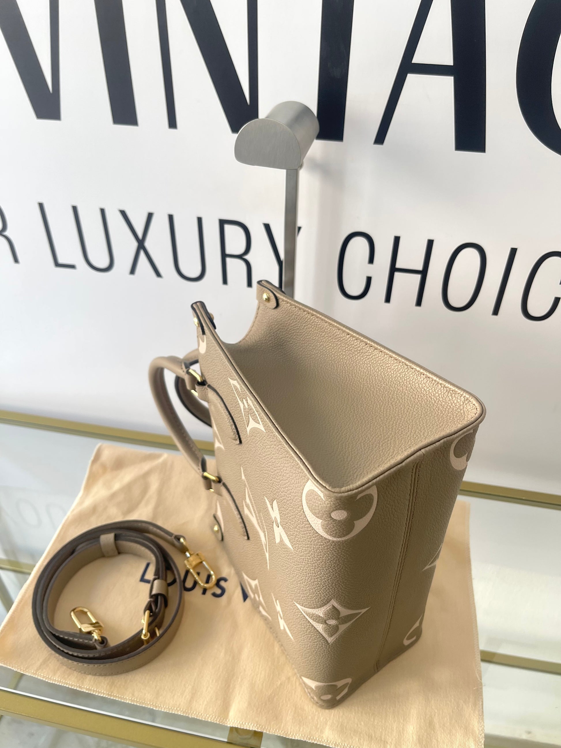 Borsa OnTheGo PM Monogram Empreinte Louis Vuitton