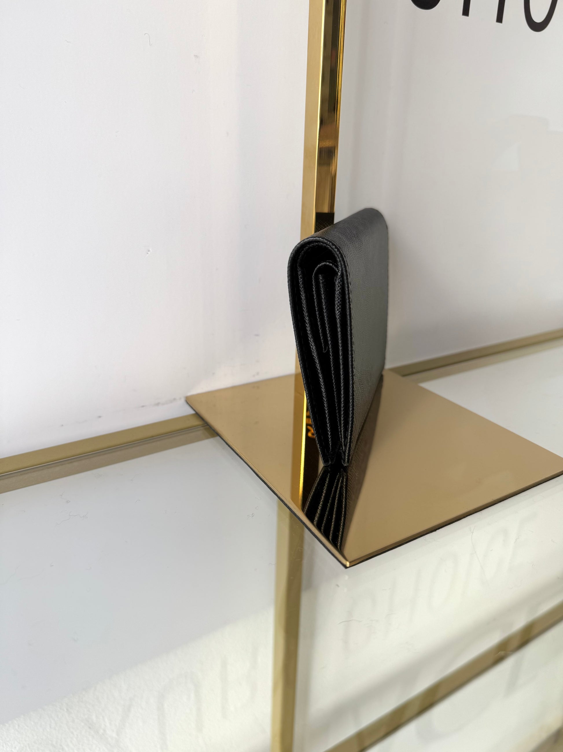 Portafoglio in Saffiano nero Prada