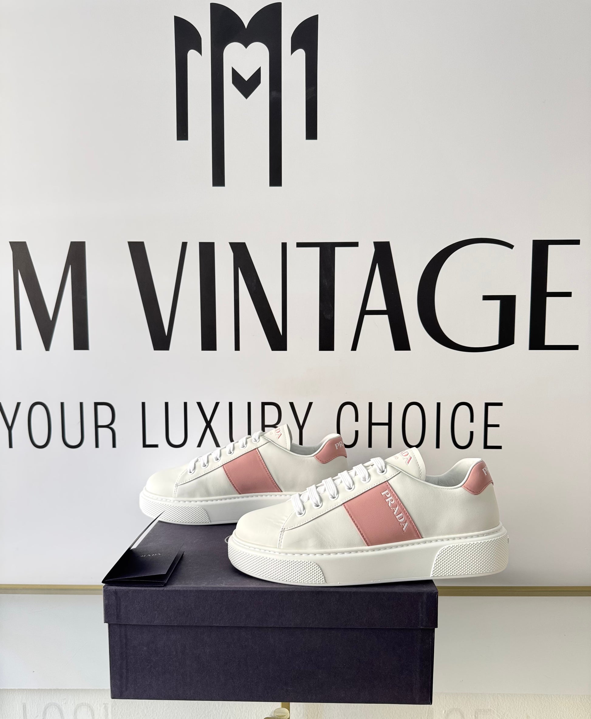 Sneakers in pelle Prada