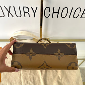 Borsa OnTheGo PM Monogram Reverse Giant Louis Vuitton