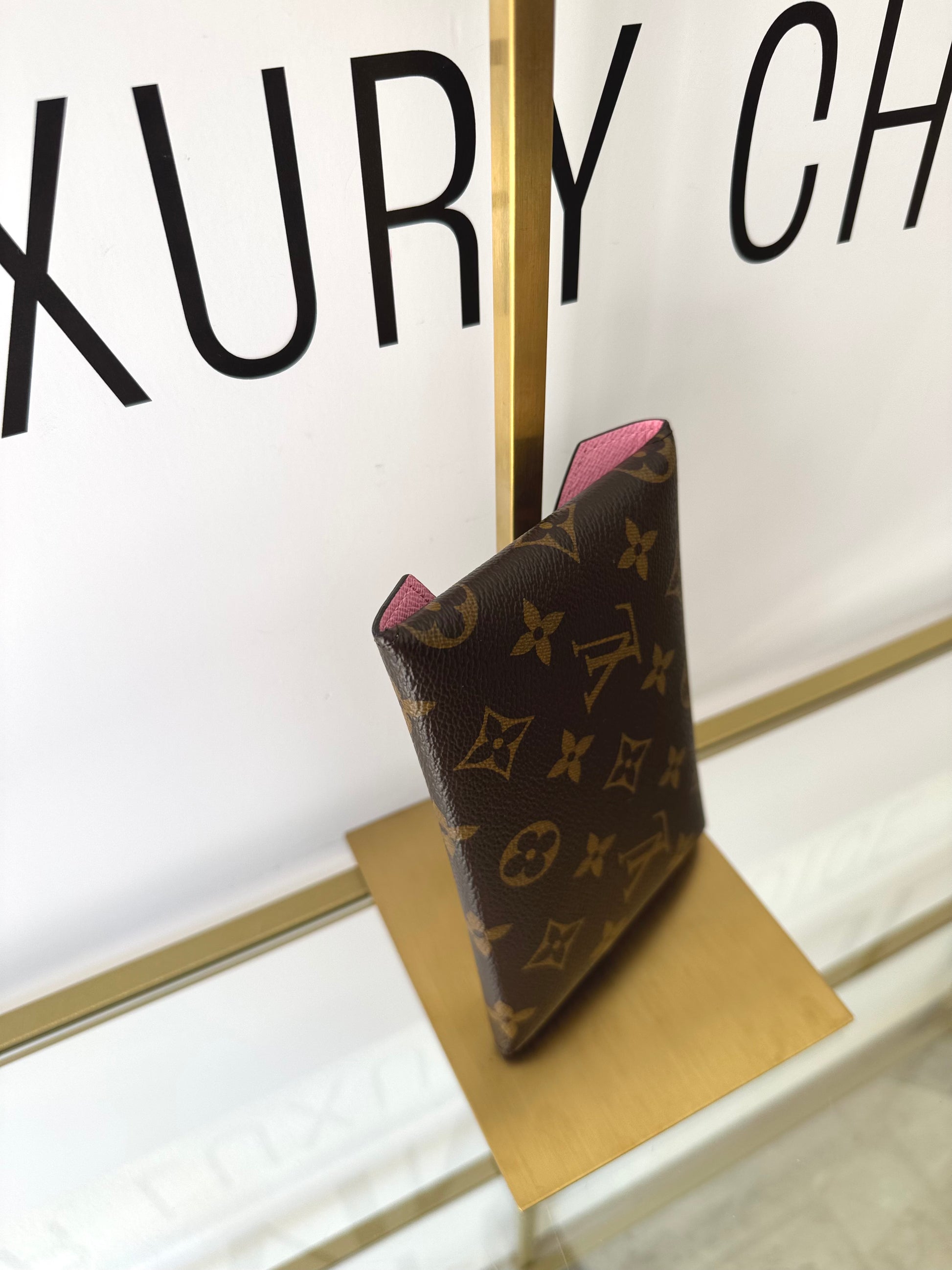 Kirigami Medium Monogram Vivienne Christmas Animation Louis Vuitton LIMITED EDITION