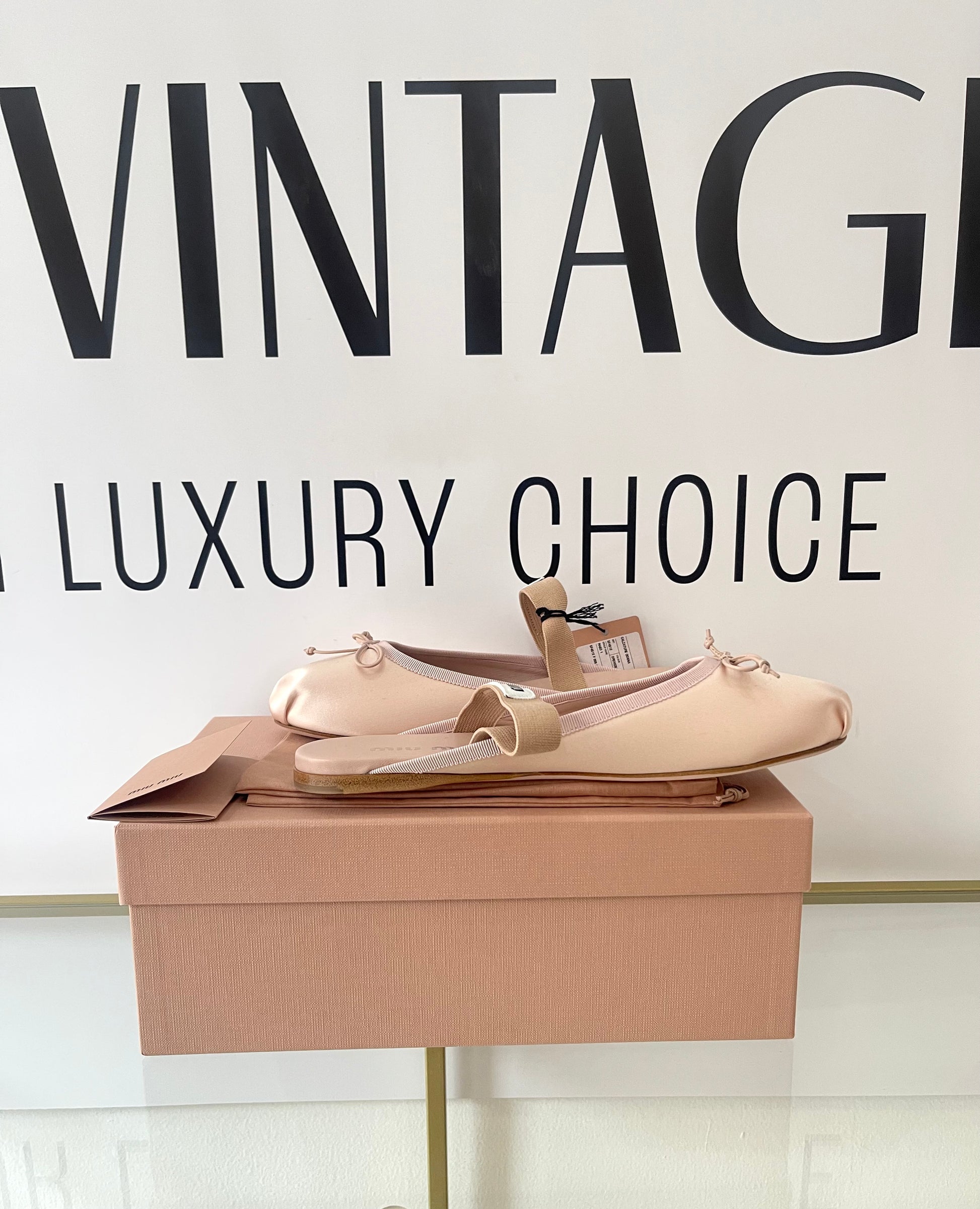 Ballerine in raso Miu Miu