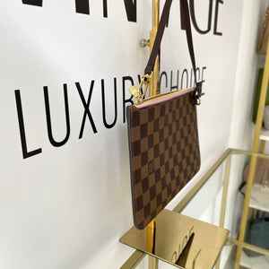 Pochette Damier Ebène Louis Vuitton