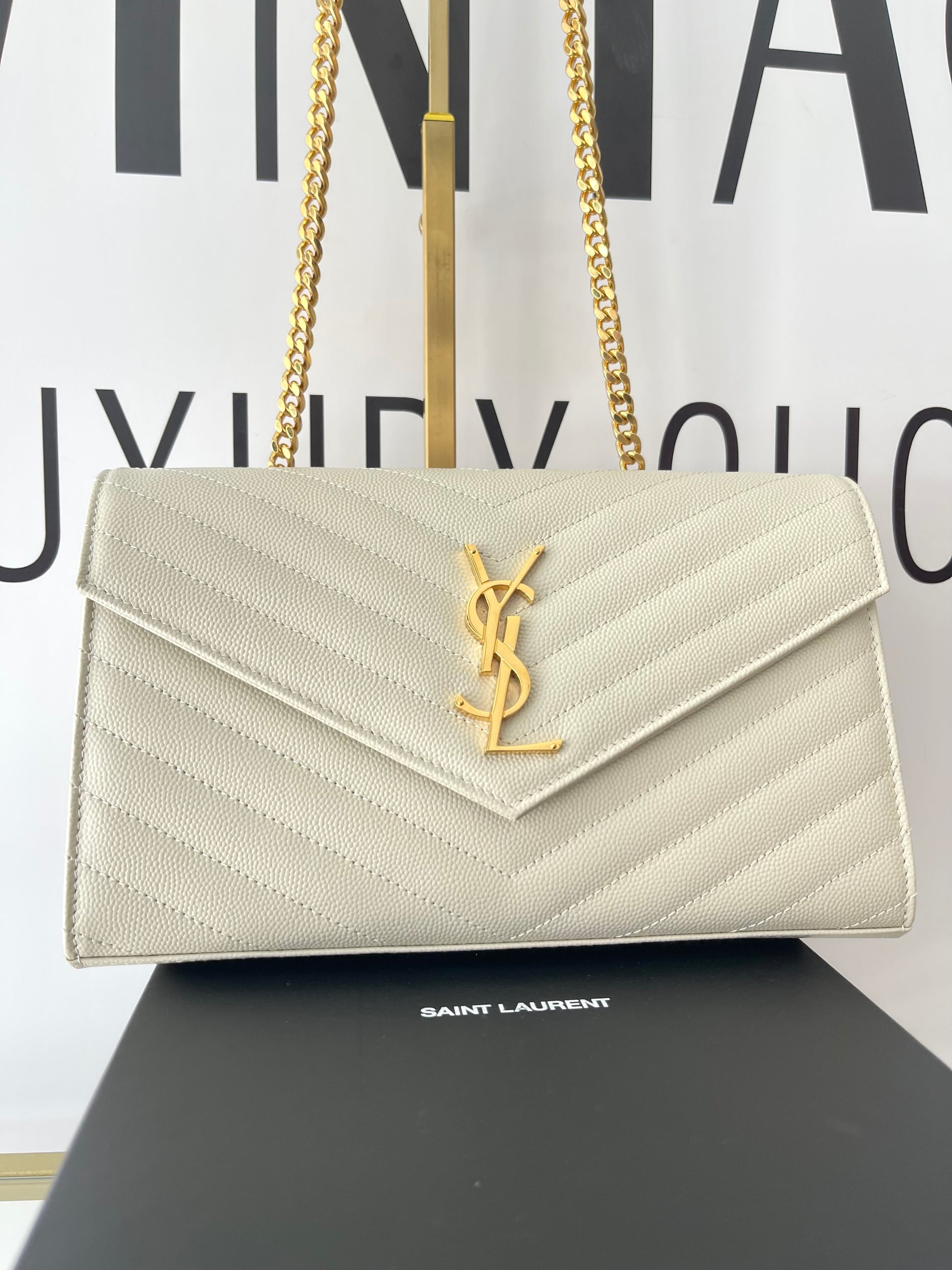 Wallet On Chain Cassandre Saint Laurent