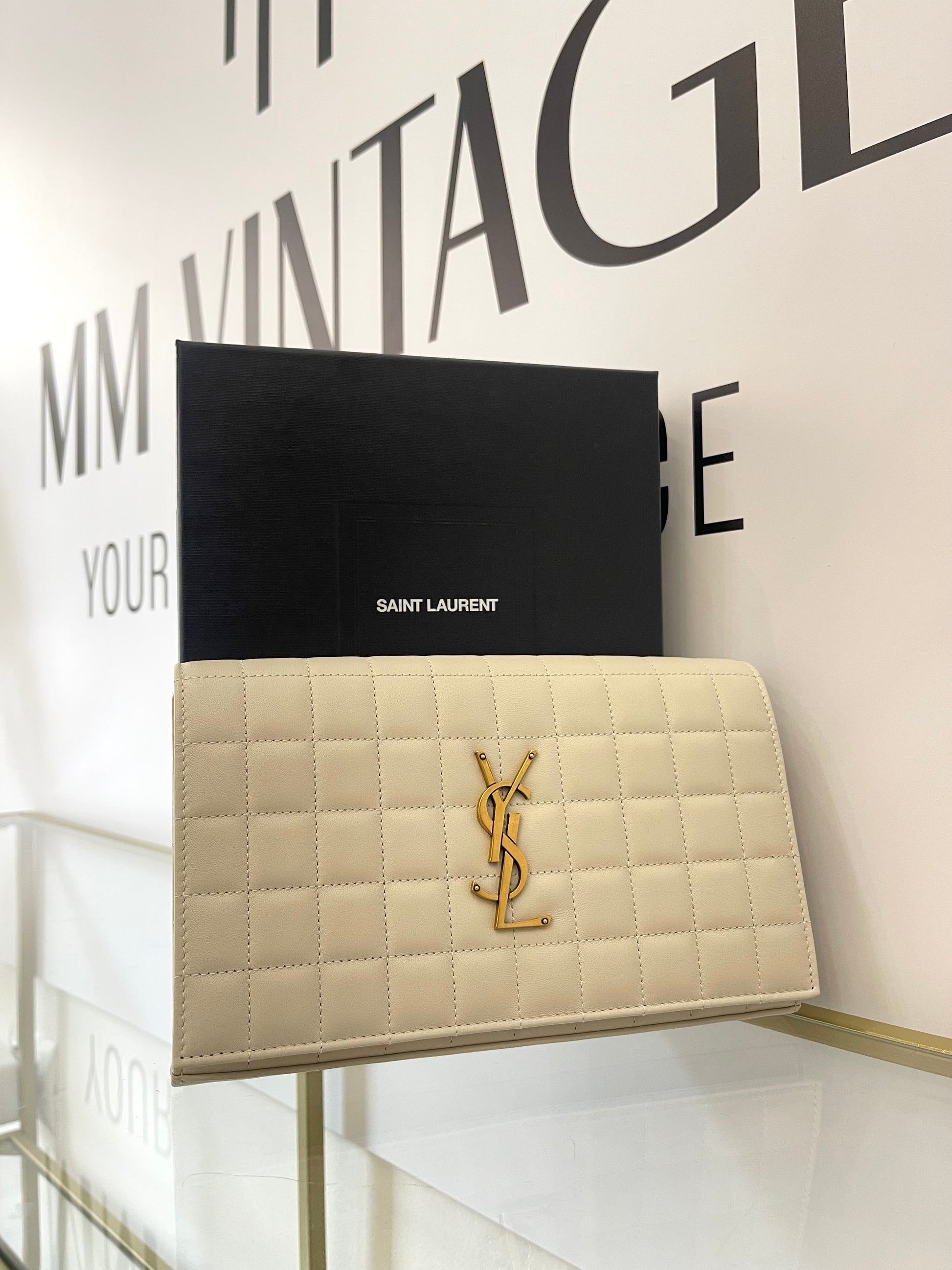 Wallet On Chain Cassandré Saint Laurent