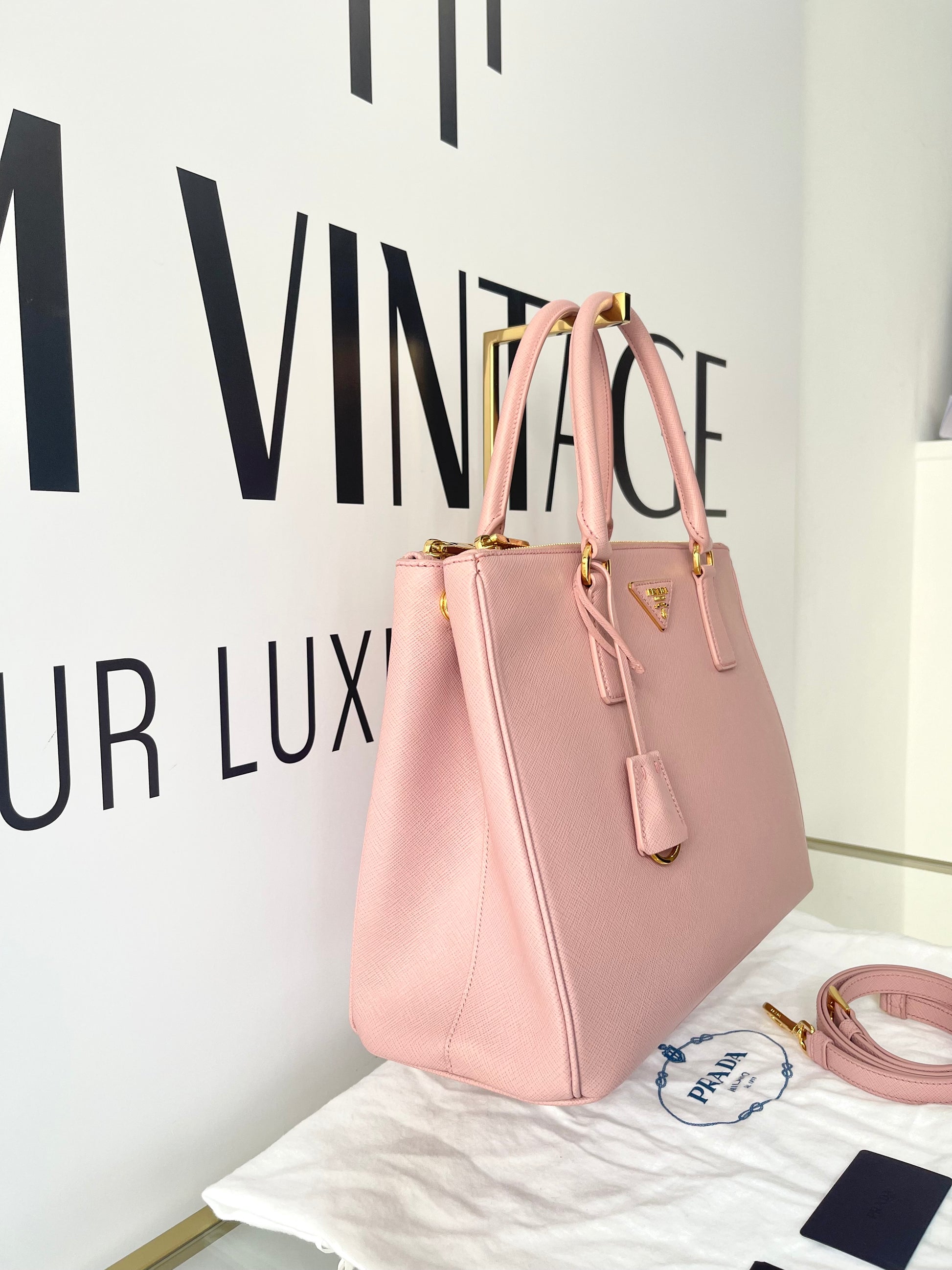 Borsa Galleria Large in Saffiano Prada