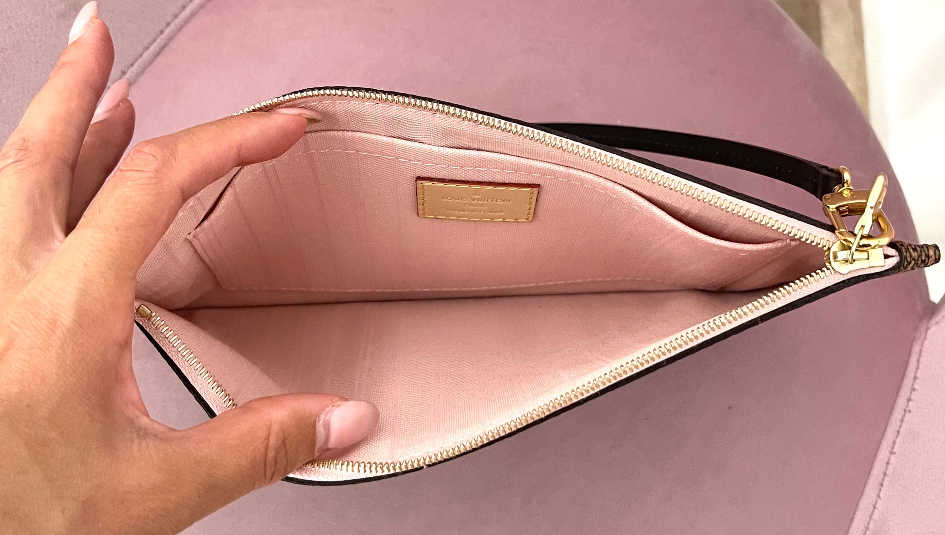 Pochette Damier Ebène Louis Vuitton