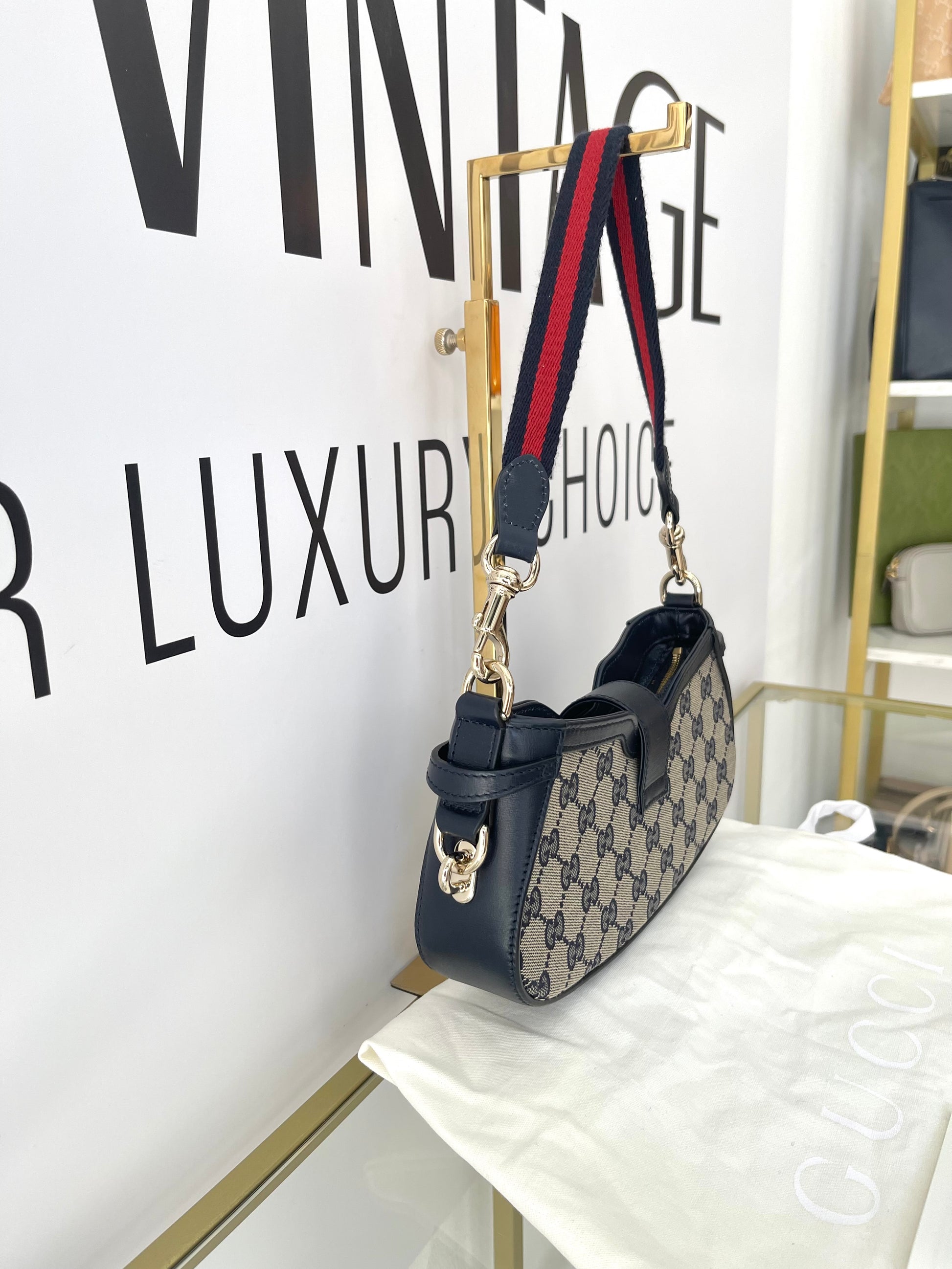 Borsa Moon Side GG Supreme Gucci