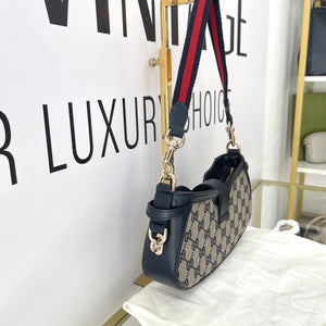 Borsa Moon Side GG Supreme Gucci