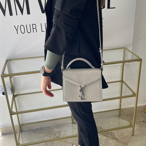 Borsa Cassandra in pelle goffrata coccodrillo YSL