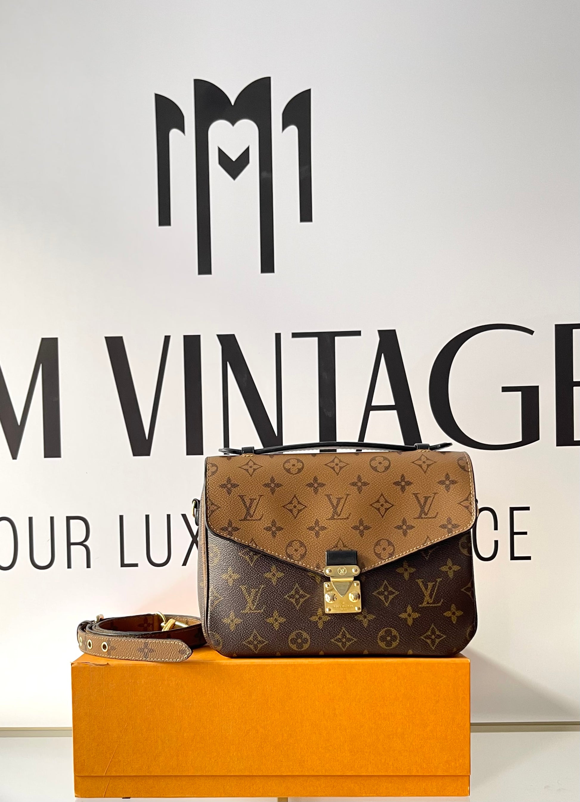 Borsa Metis Monogram Reverse Canvas Louis Vuitton