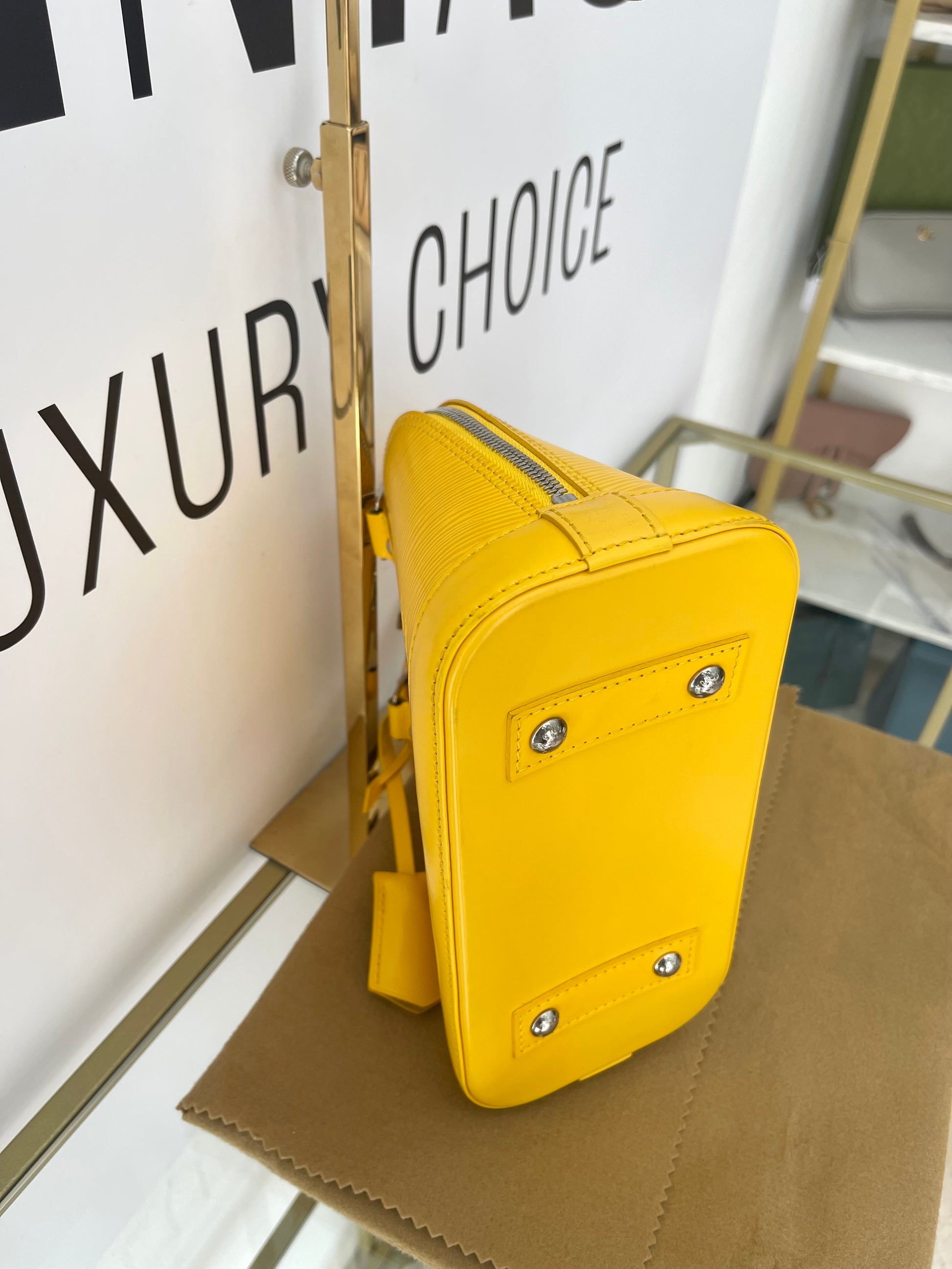 Borsa Alma Epi BB Louis Vuitton