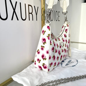 Borsa Re-Edition 2005 in Re-Nylon e Saffiano con motivo rose Prada