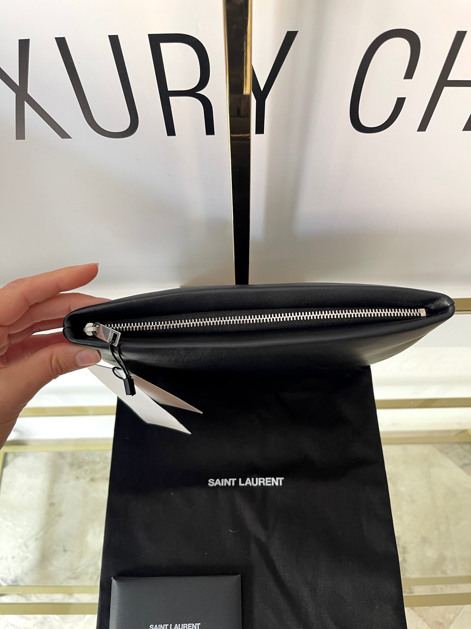Pochette Saint Laurent