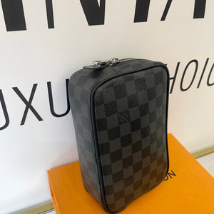 Trousse Toilette PM Damien Graphite Louis Vuitton