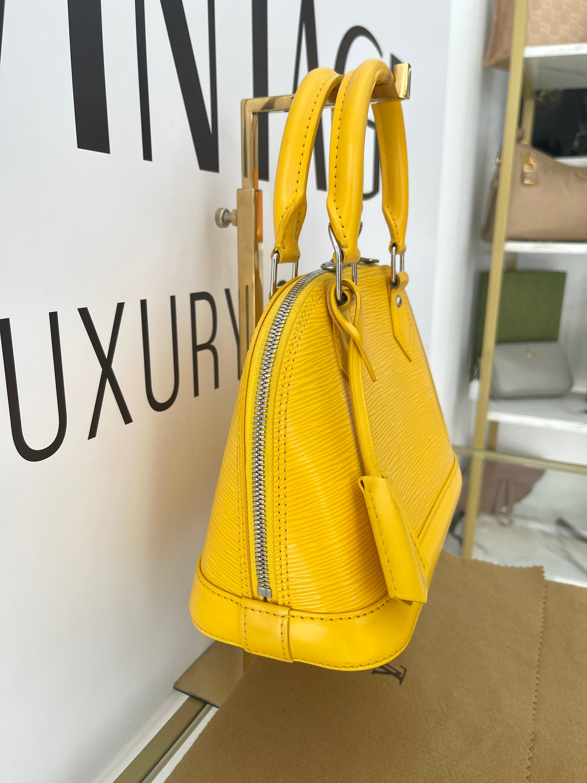 Borsa Alma Epi BB Louis Vuitton