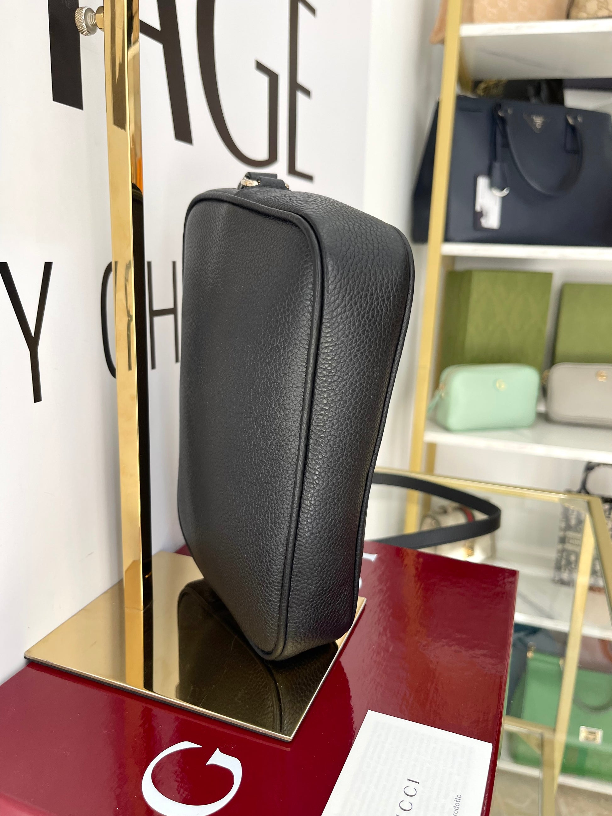 Borsa in pelle martellata Gucci