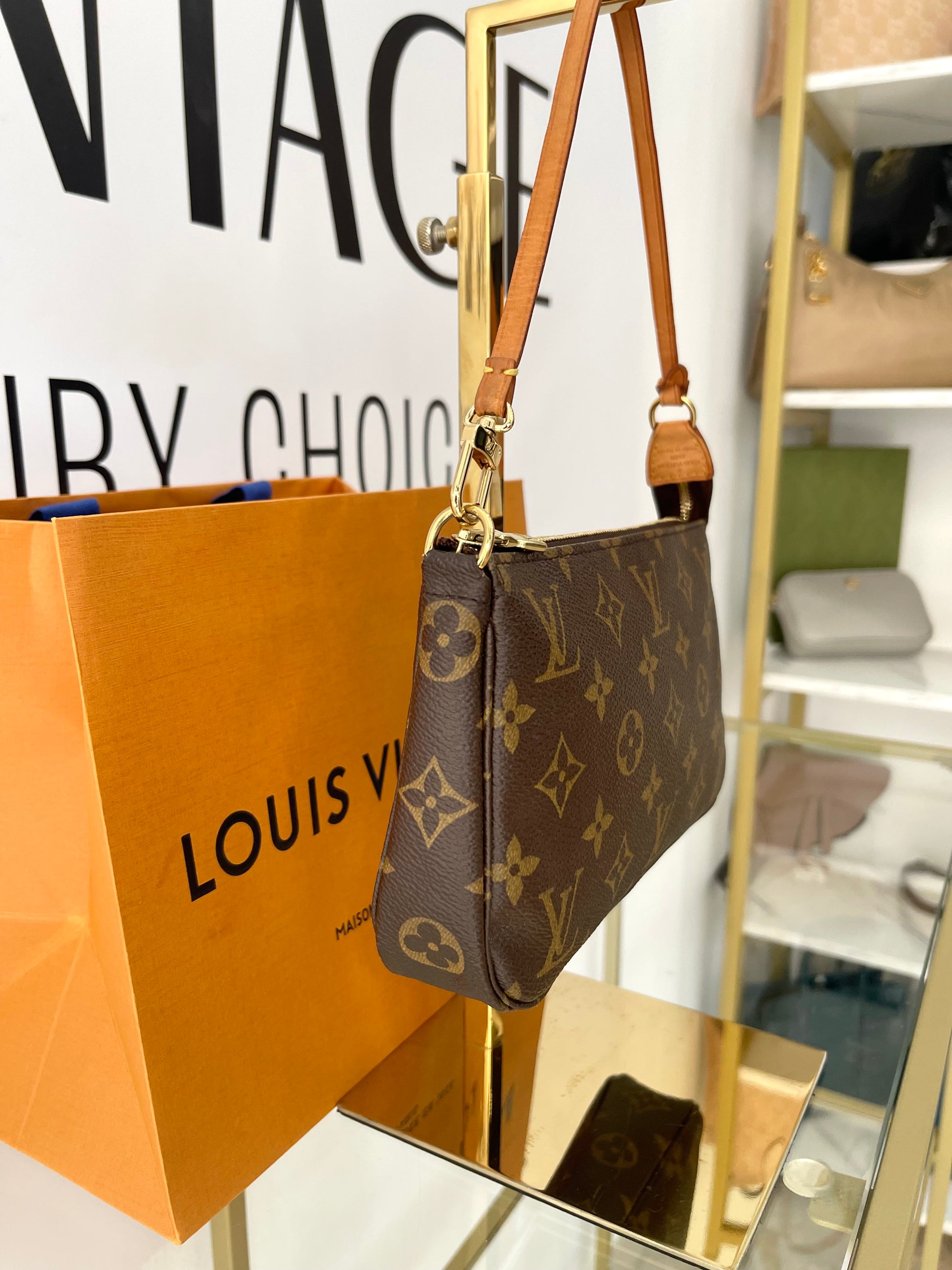 Pochette Accessoires Monogram Louis Vuitton