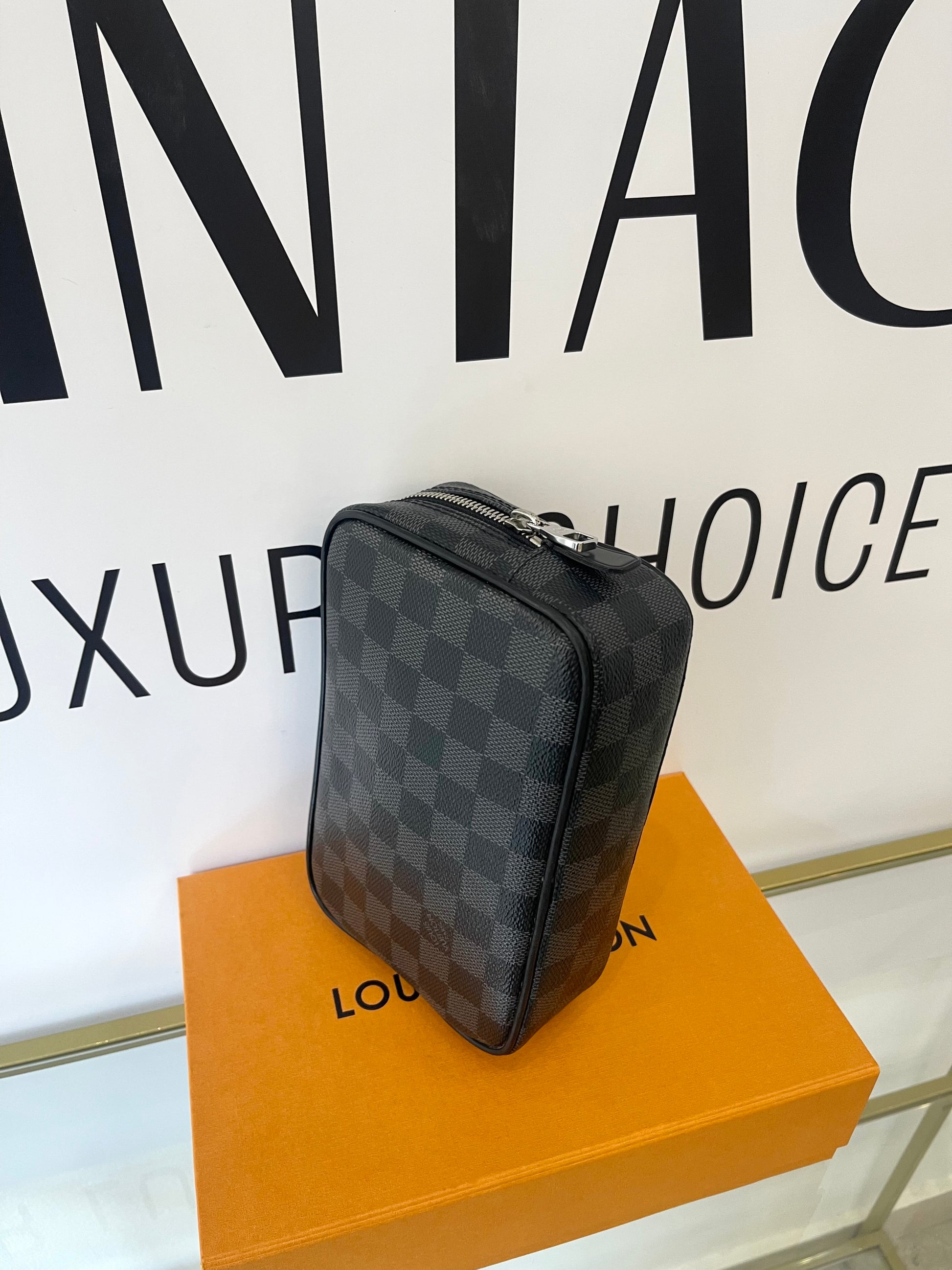 Trousse Toilette PM Damien Graphite Louis Vuitton