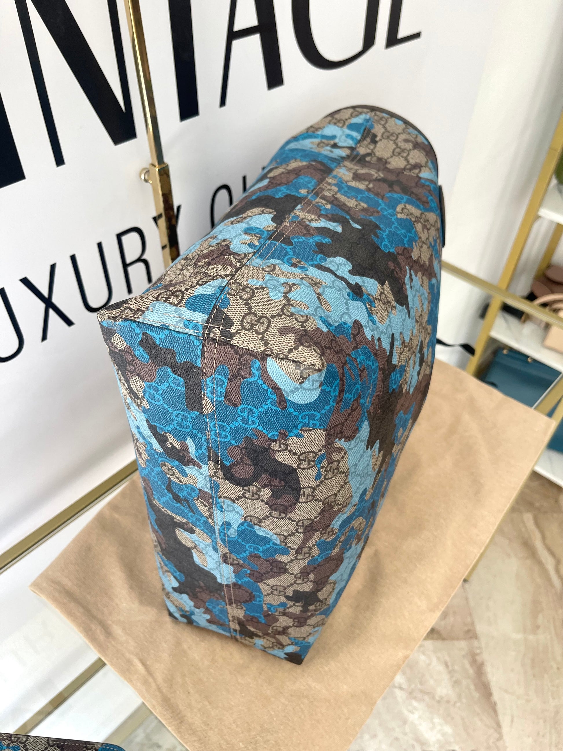 Borsa Shopping Camouflage GG Supreme Gucci