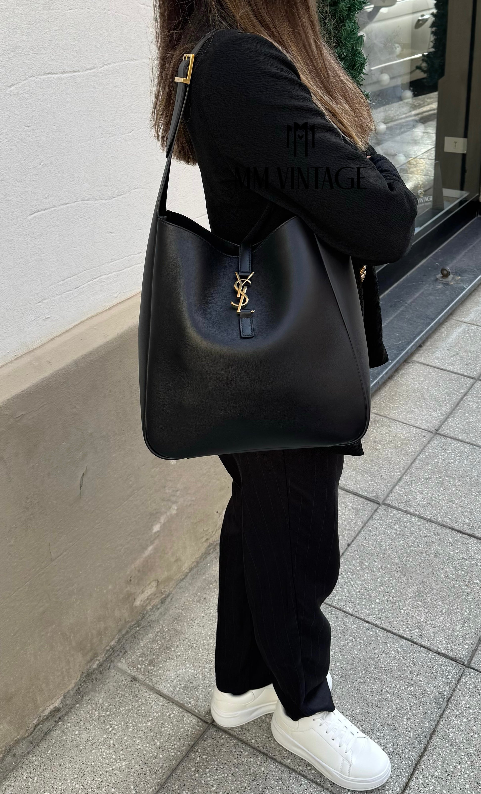 Le 5 à 7 large morbida in pelle martellata Saint Laurent