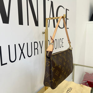 Pochette Accessoires Monogram Louis Vuitton