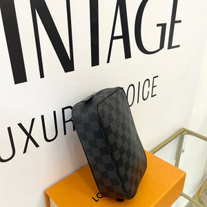 Trousse Toilette PM Damien Graphite Louis Vuitton