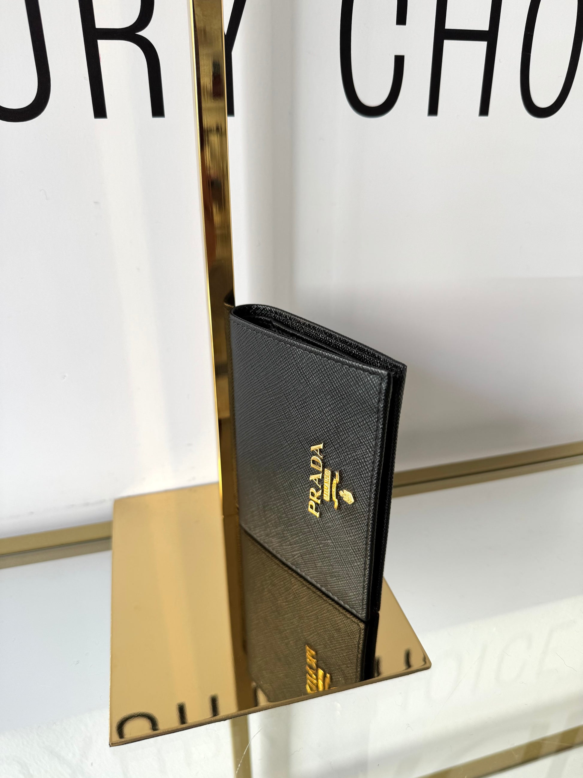 Portafoglio in Saffiano nero Prada