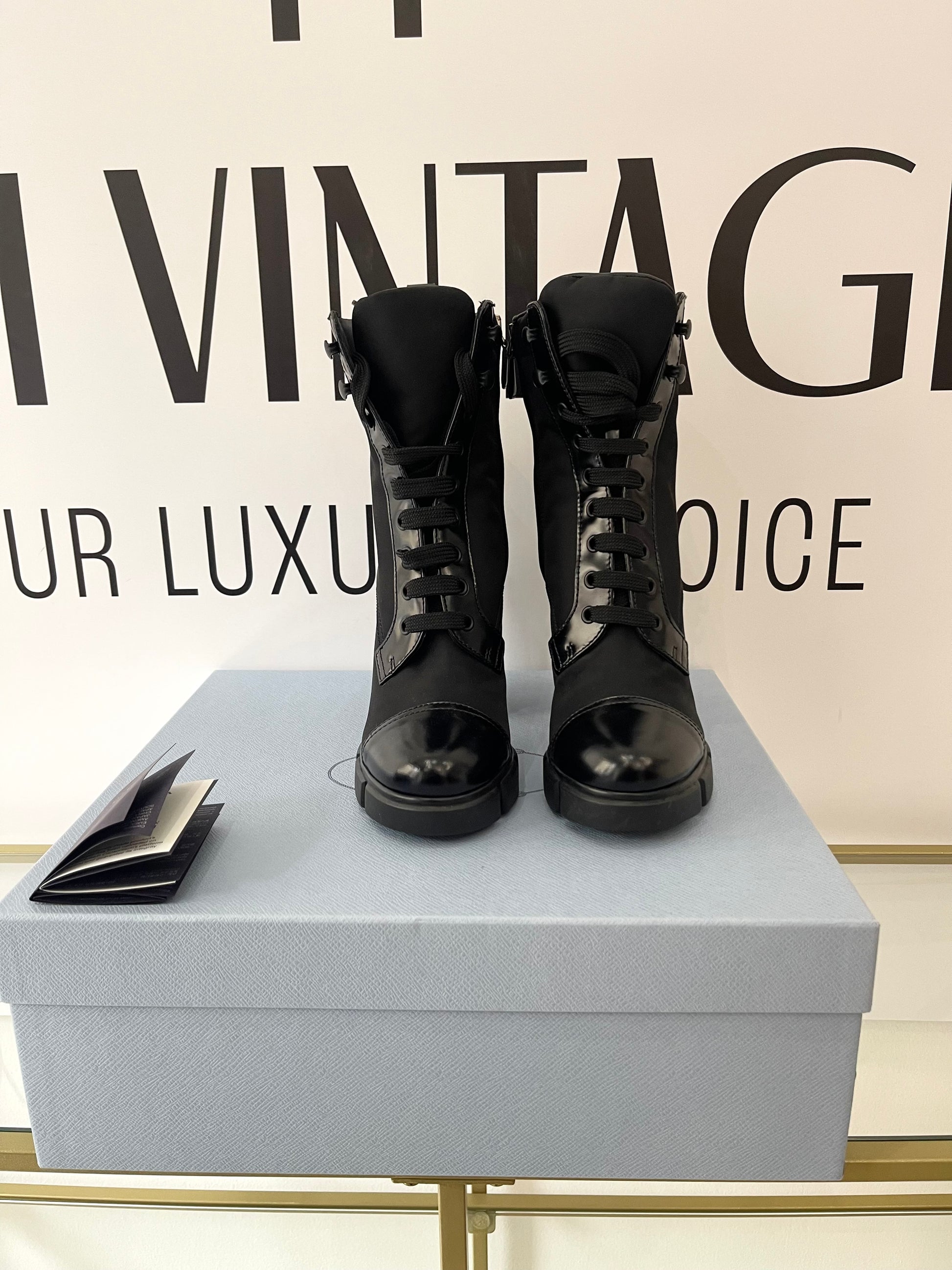 Stivaletti in Re-Nylon e pelle Prada