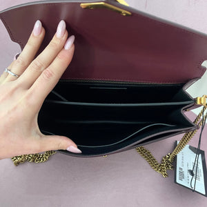 Wallet On Chain Cassandra Saint Laurent