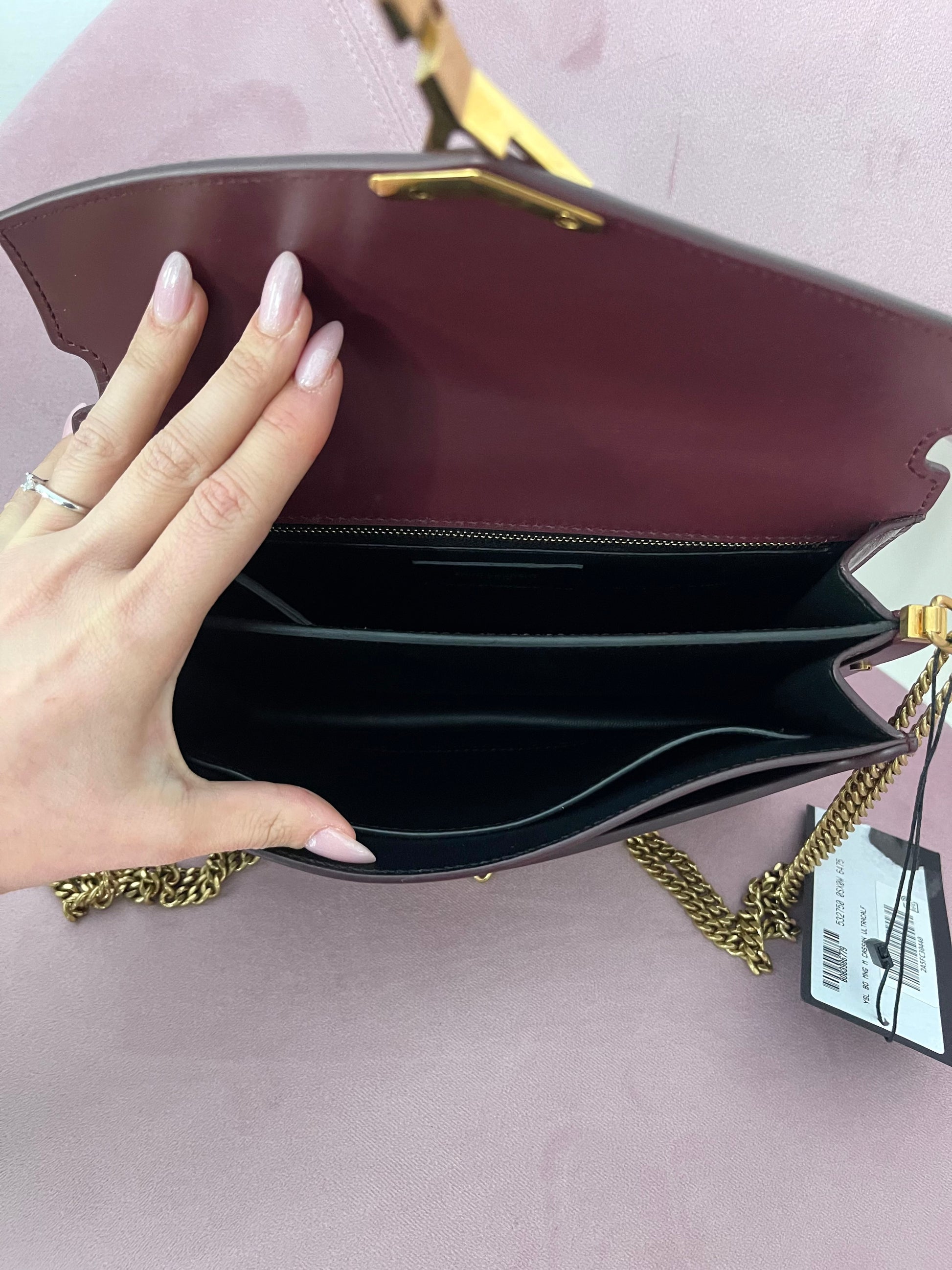 Wallet On Chain Cassandra Saint Laurent