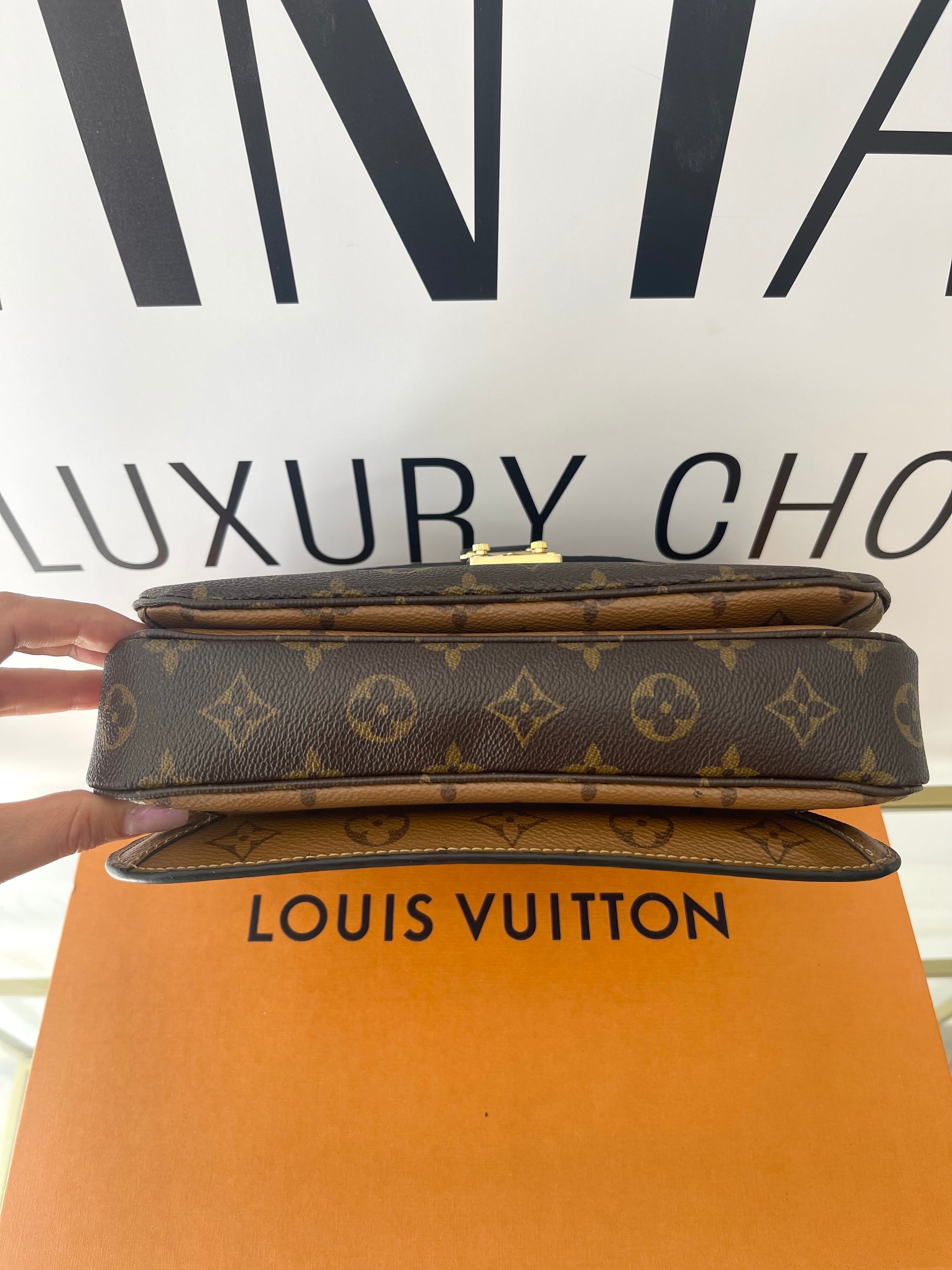 Borsa Metis Monogram Reverse Canvas Louis Vuitton
