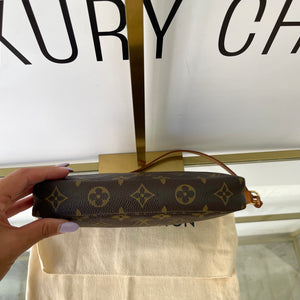 Pochette Accessoires Monogram Louis Vuitton
