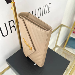 Wallet On Chain Cassandre Saint Laurent